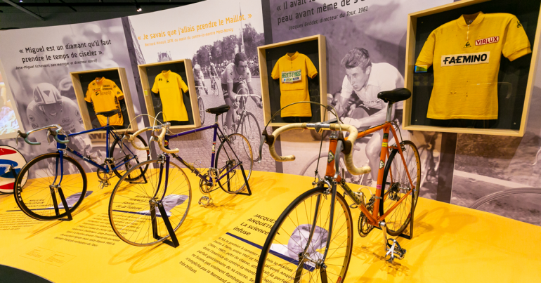 vue exposition - Maillot jaune - Musée National du sport