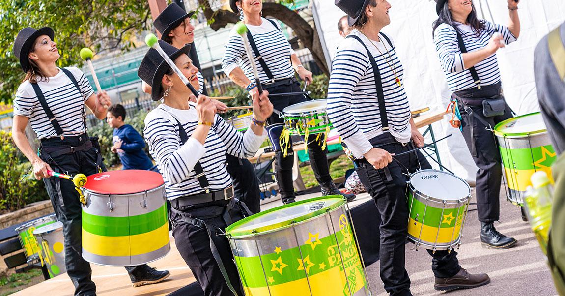 Participer au Carnaval dans un groupe de percussions