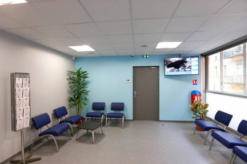 Une salle d'attente a été créée dans le nouveau bâtiment du service de l'Etat civil pour mieux accueillir les Niçois