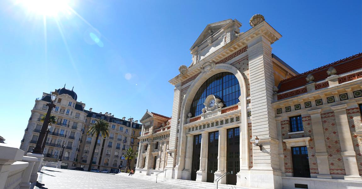 Gare du Sud : remontage de la  charpente métallique de la verrière de la Halle aux Trains