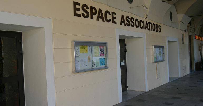 facade de la maison des associations garibaldi