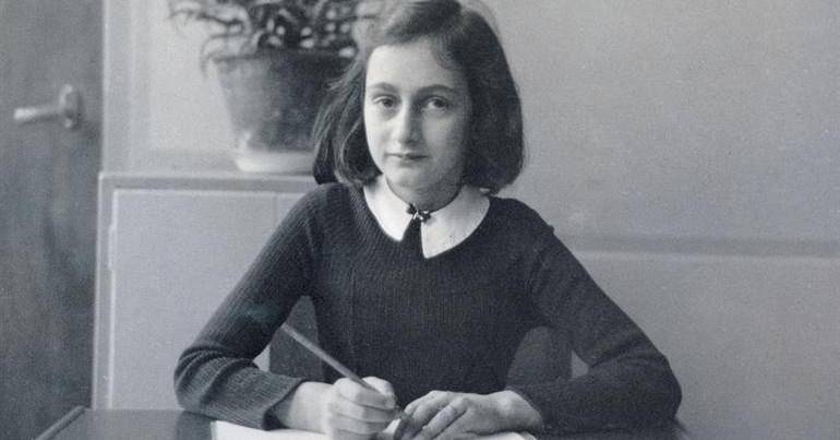 Exposition Anne FRANK au Centre Universitaire Méditerranéen du 28 avril au 7 mai 2015.