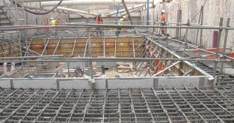 Travaux préparatoires pour accueillir l'engin qui creusera le tunnel de la ligne Ouest Est.