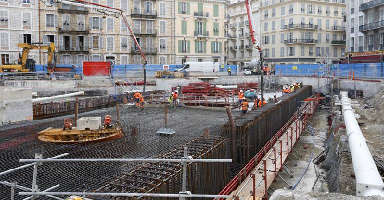 Bétonnage de la dalle de couverture de la station de tram Durandy