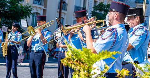 vue de la fanfare des pompiers