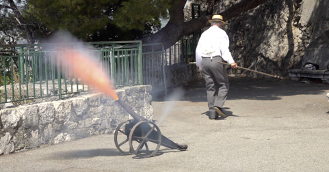 Reconstitution Théâtralisée du Traditionnel Tir du Canon de Midi