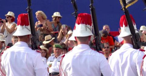 vue du défilé républicain à l'occasion du 14 juillet 2022