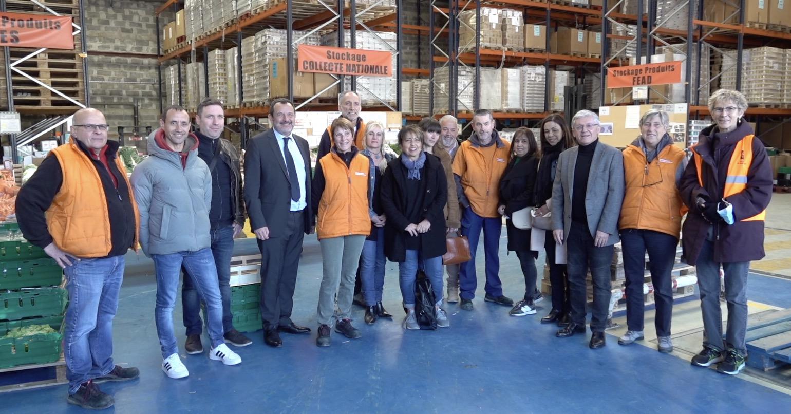 Remise de la collecte des centres AnimaNice à la Banque alimentaire